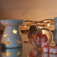 Sm Classic White Oil Burner - Moon & Star